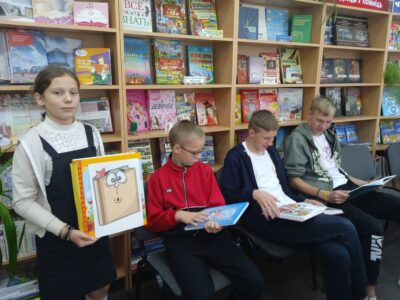 БІБЛІЯТЭКА — МУДРЫХ КНІЖАК ДОМ